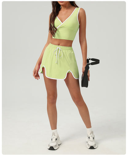 Tennis skirt with contrast piping