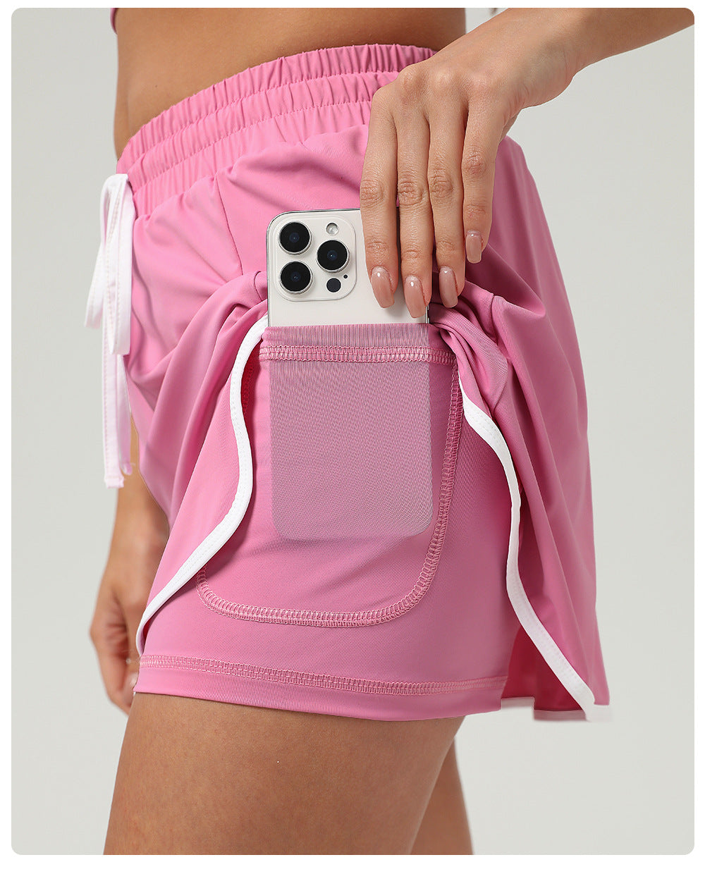 Tennis skirt with contrast piping