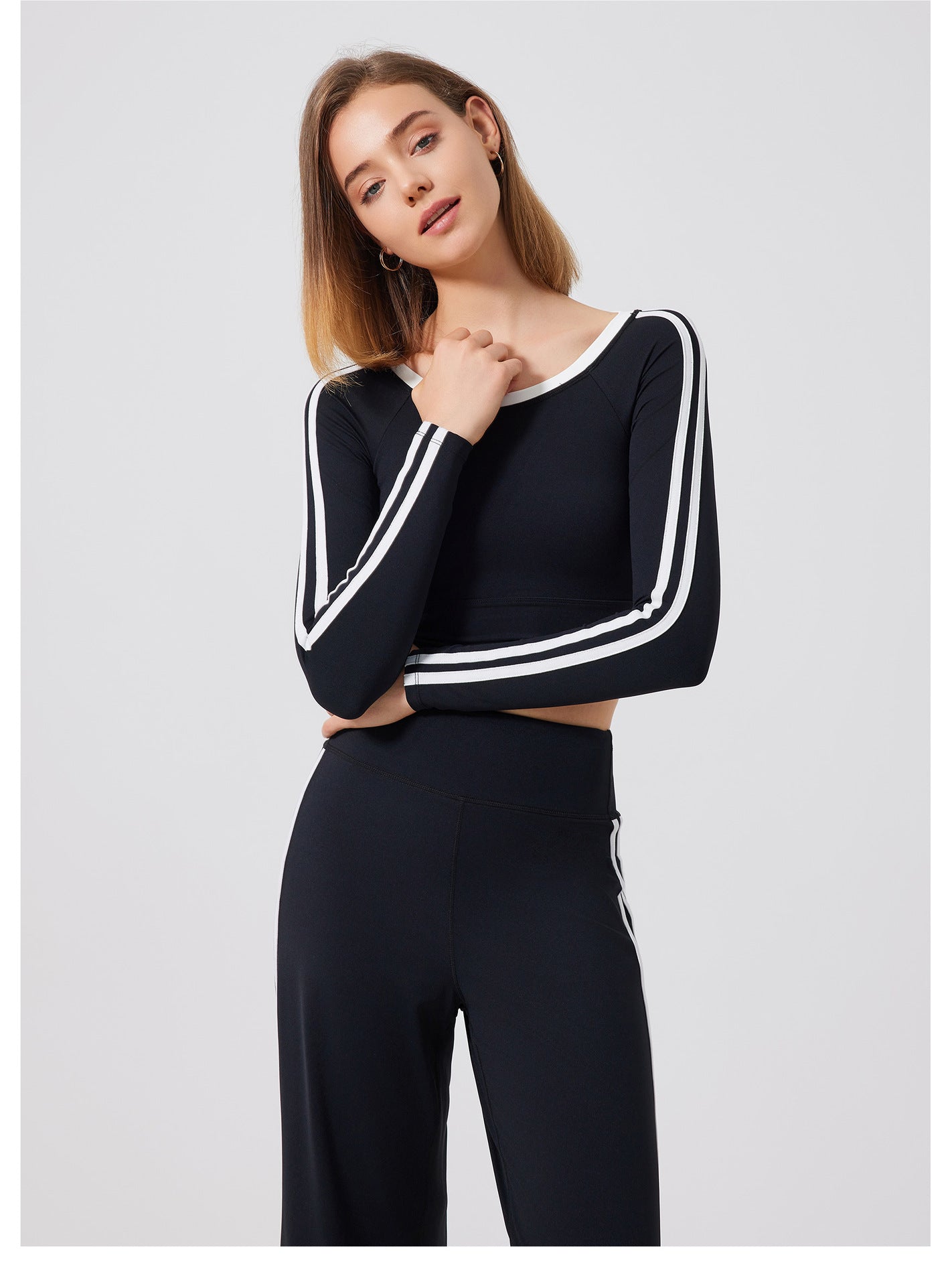 Cropped full sleeve top