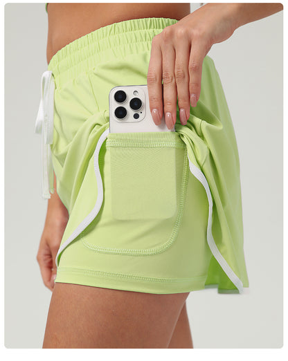 Tennis skirt with contrast piping