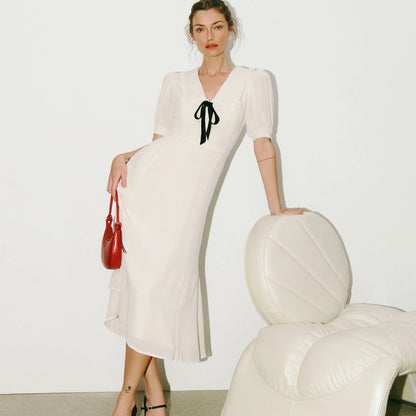 Dress with contrast bow