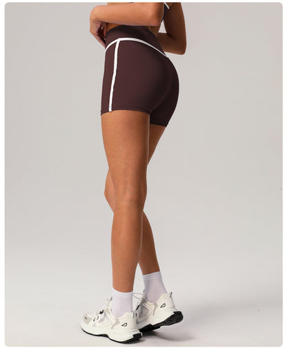 Hot pants with contrast piping