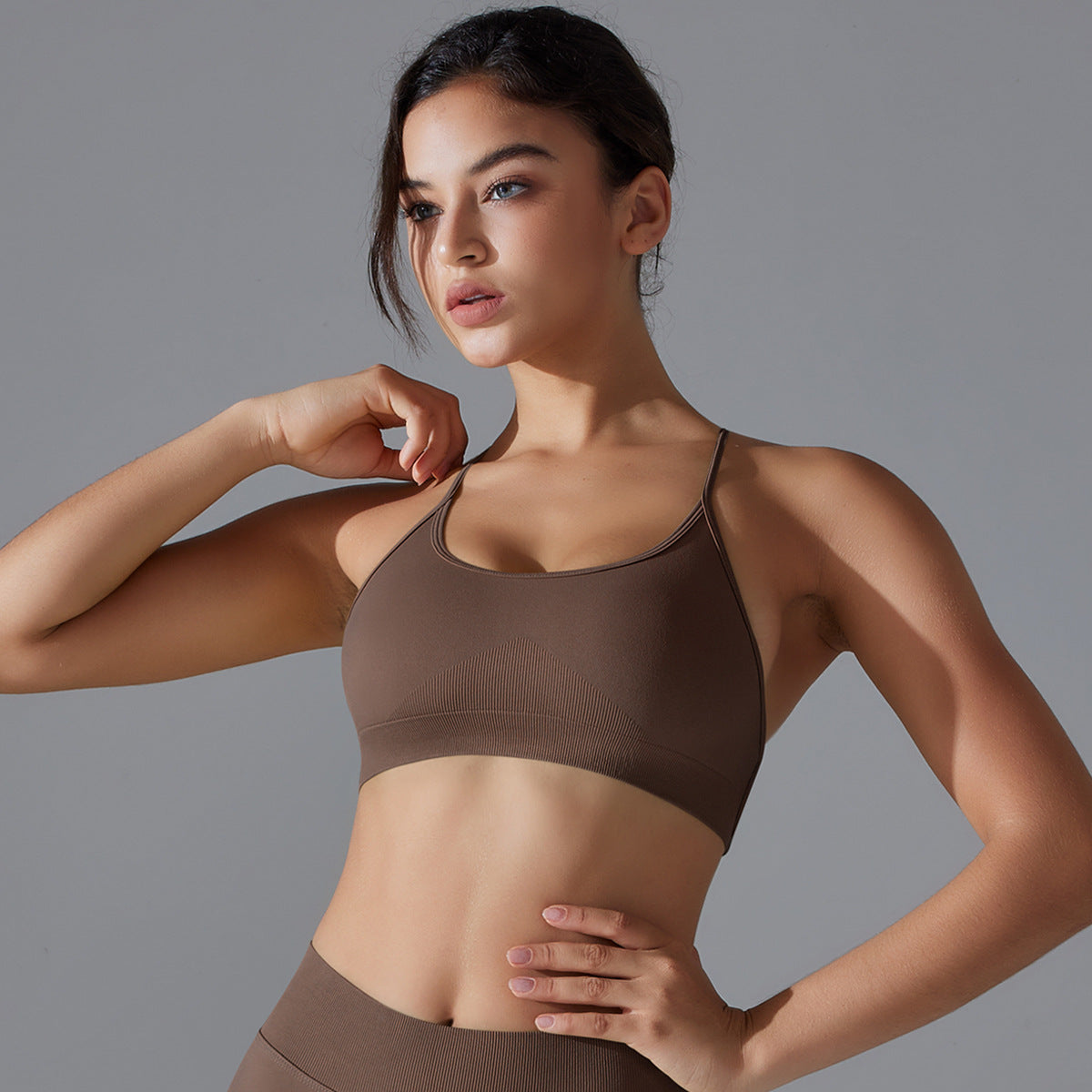 Seamless cross back sports bra