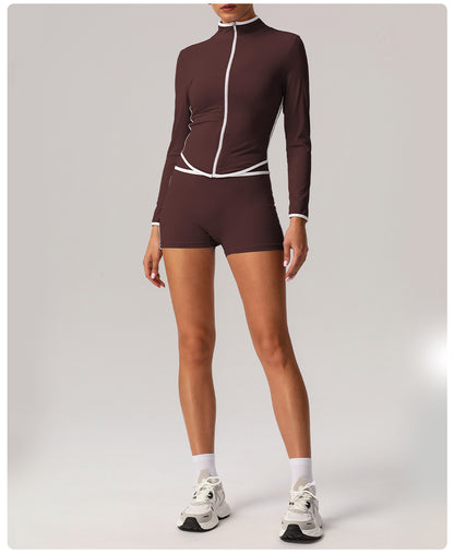 Hot pants with contrast piping