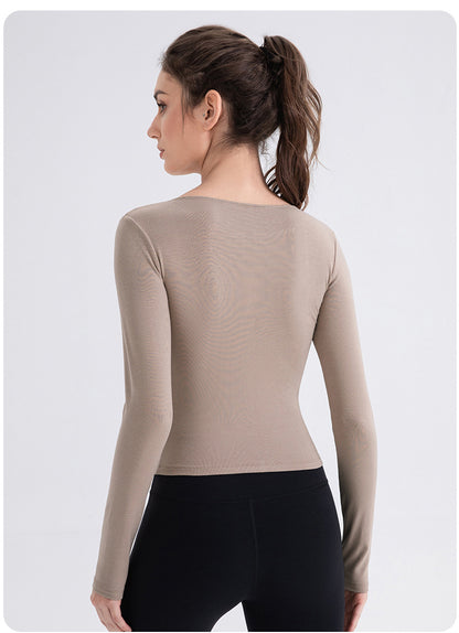Full sleeve top with piping