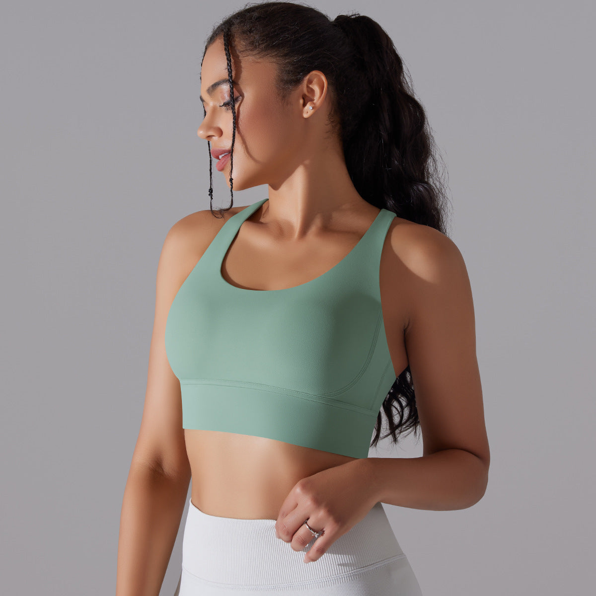Seamless cross back sports bra