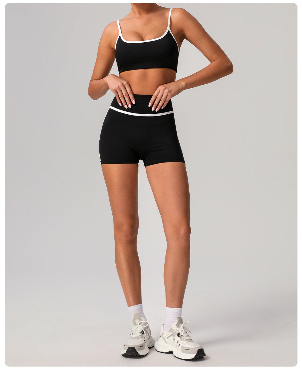 Hot pants with contrast piping