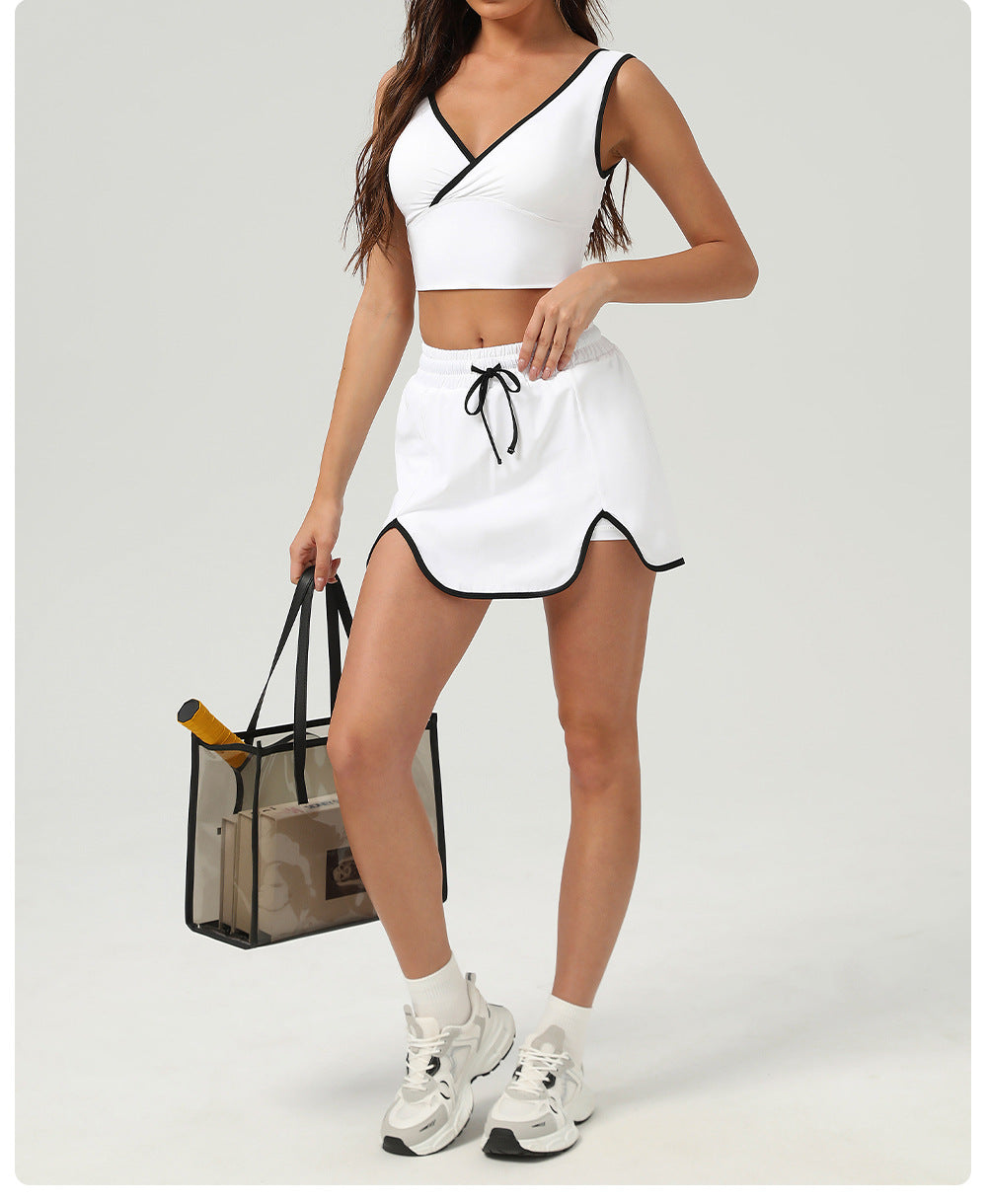 Tennis skirt with contrast piping