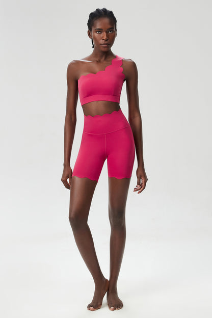 Scallop edge fitness shorts