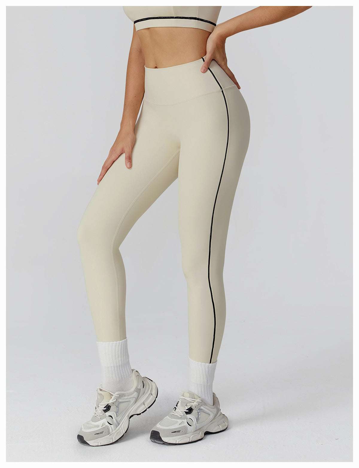Contrast piping leggings