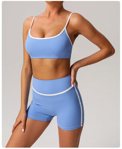 Contrast piping sports bra