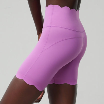 Scallop edge fitness shorts