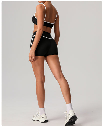 Hot pants with contrast piping