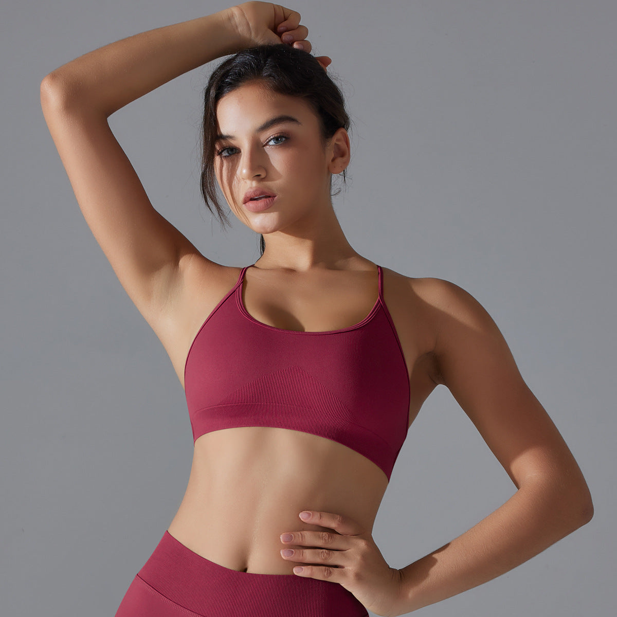 Seamless cross back sports bra