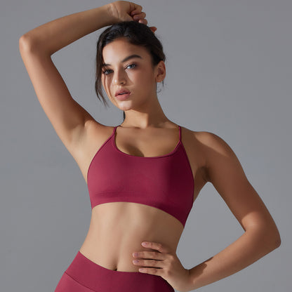 Seamless cross back sports bra
