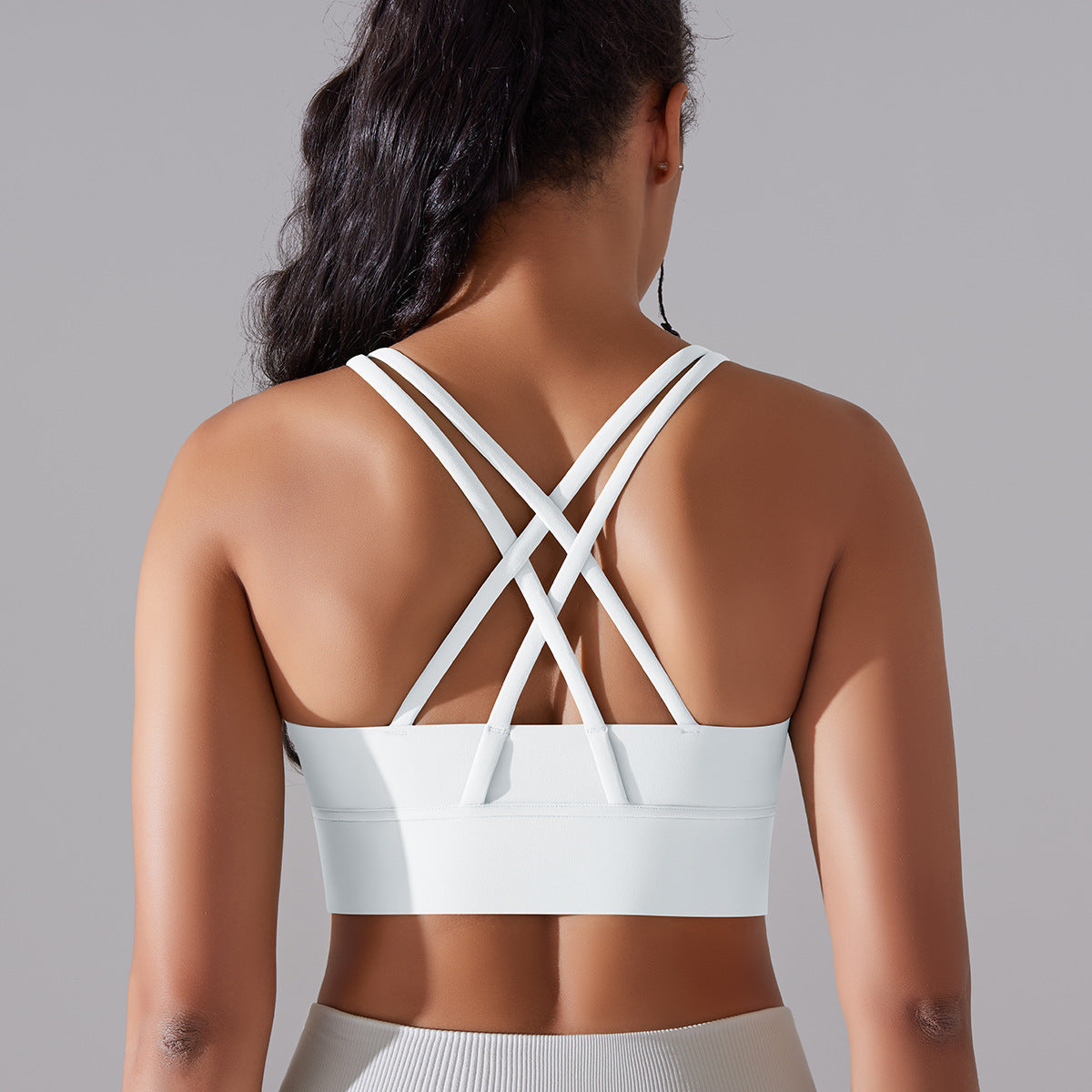Seamless cross back sports bra