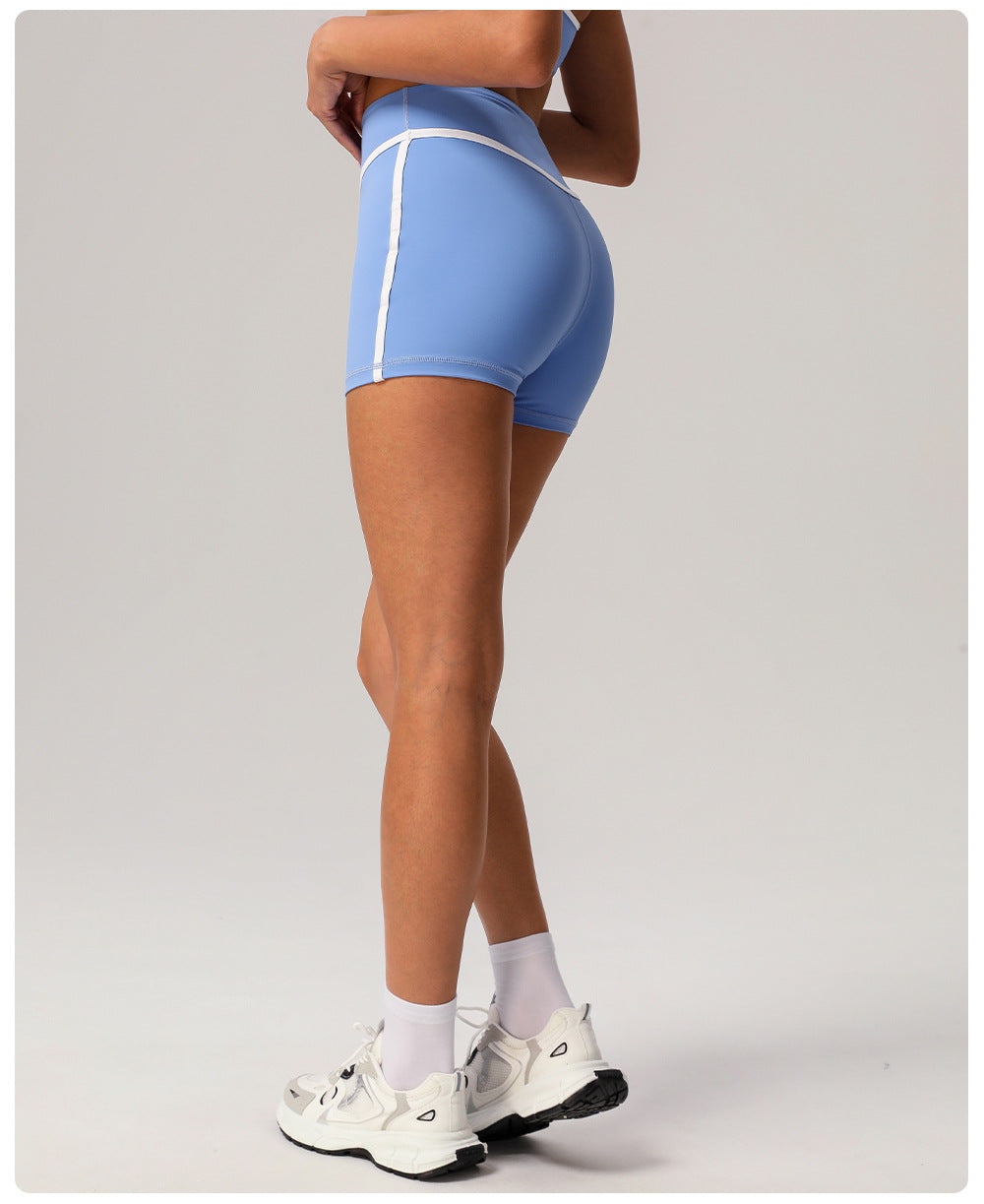 Hot pants with contrast piping