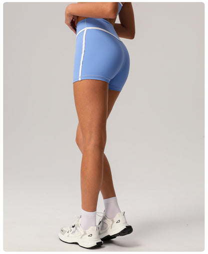 Hot pants with contrast piping