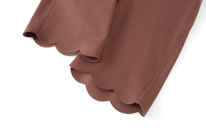 Scallop edge fitness shorts