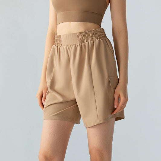 Fitness shorts with pockets