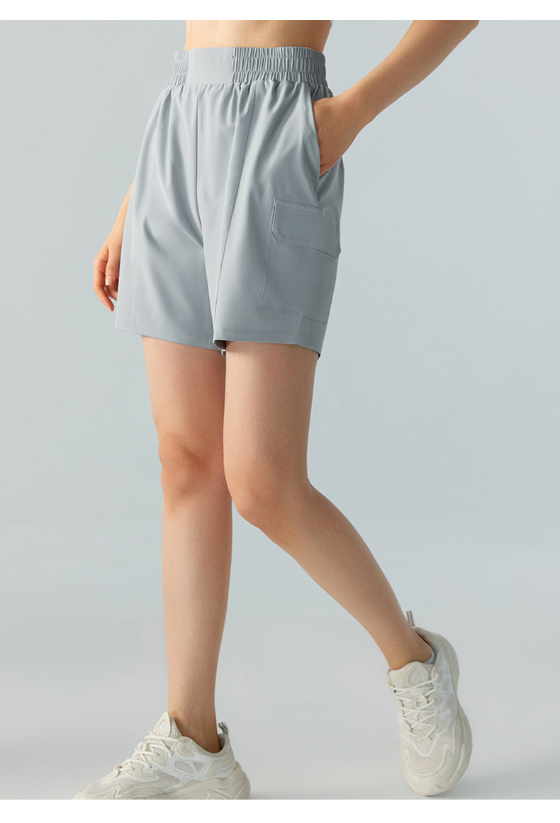 Fitness shorts with pockets