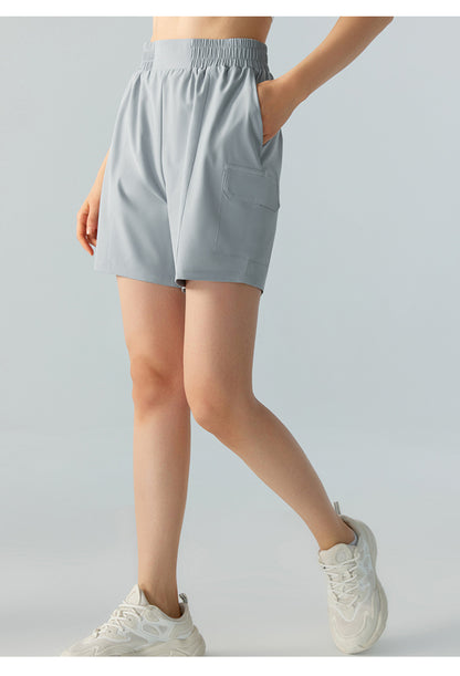 Fitness shorts with pockets