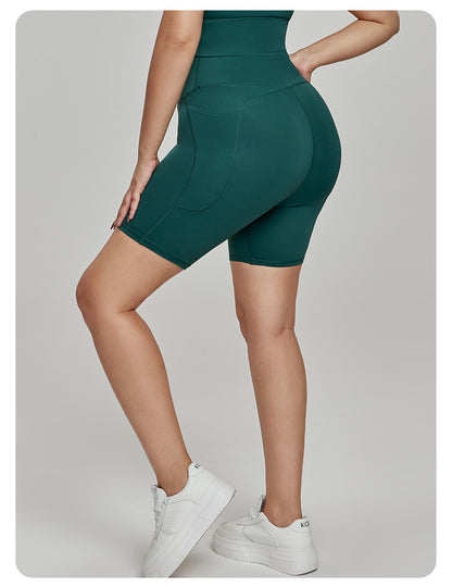 Cycling shorts with pockets