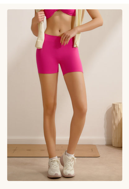 Ruched back fitness shorts