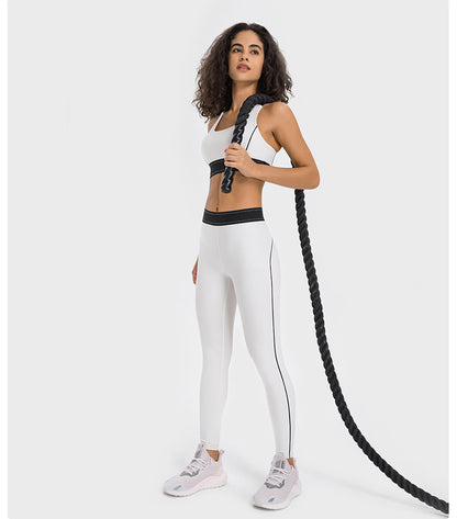 Contrast detail high support bra